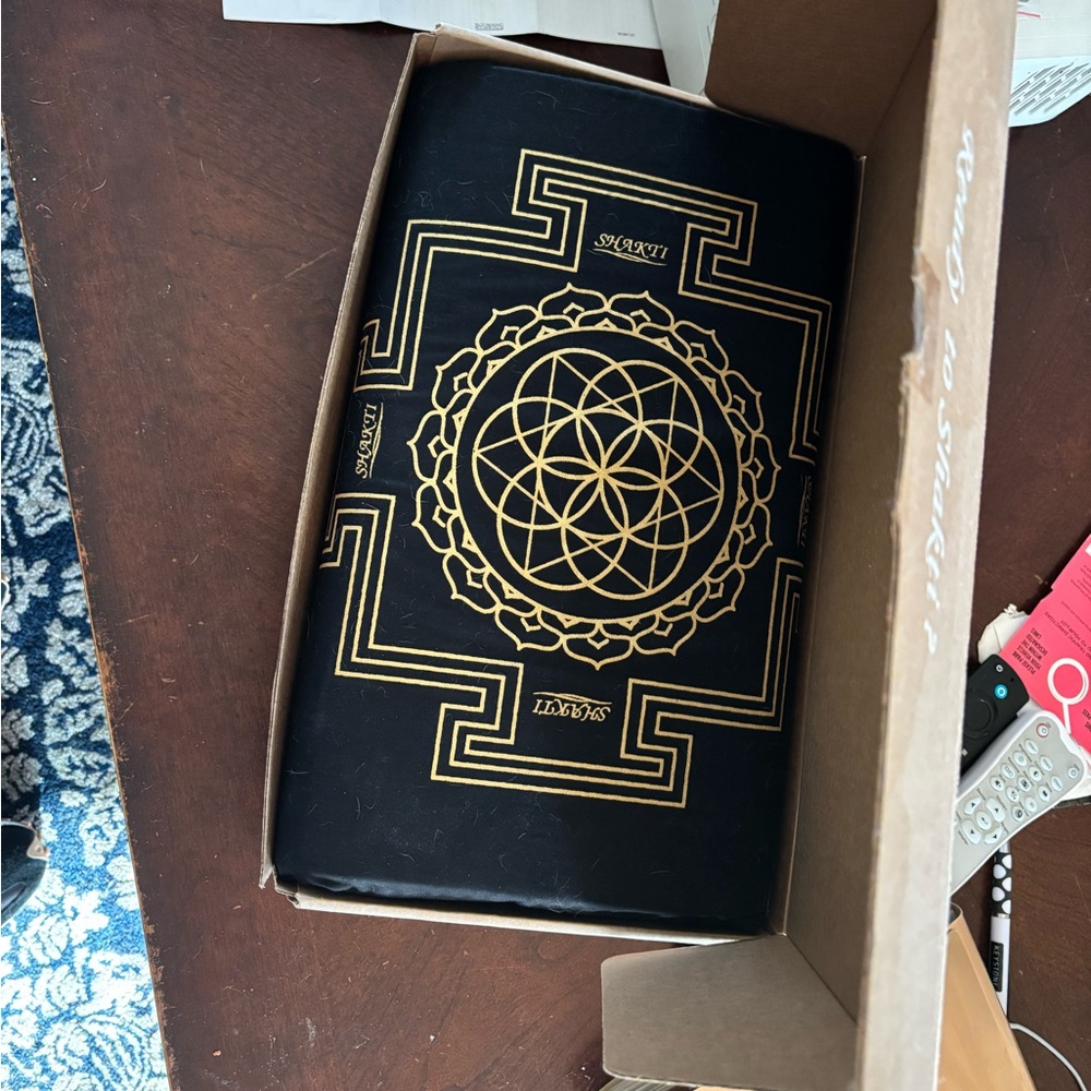 Shatki Black and Gold Acupressure Mat